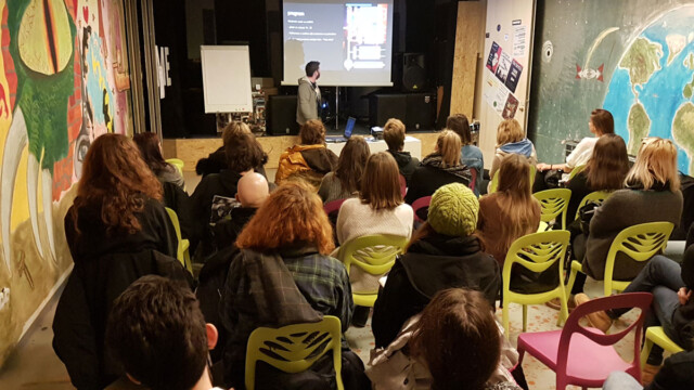 S posveta o dostopnosti alkohola na večernih kulturnih dogodkih za mlade