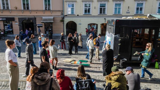 Zmajevska fronta: prostor mladinskih prebojev