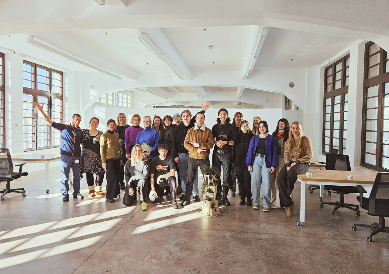 Za objavo_naslovka_svetla