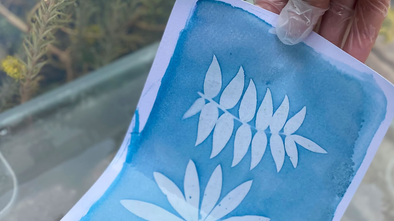 Natisni v modro, zašij na novo - cianotipija